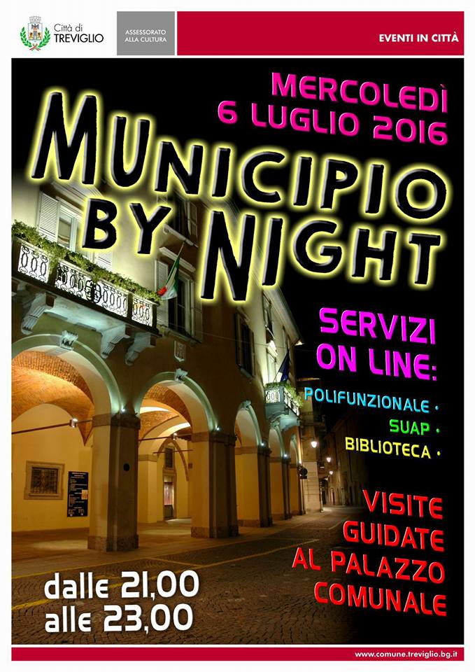 Municipio by night