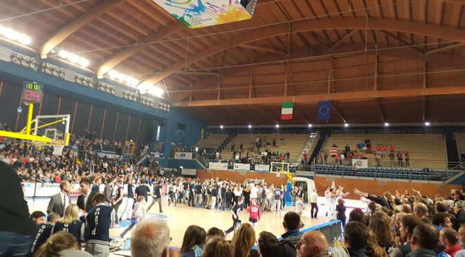 INVASIONE DI CAMPO AL PALAFACCHETTI!