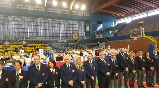 IL CAMPIONATO DI KARATE A TREVIGLIO