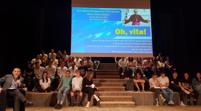 L’ARCIVESCOVO DI MILANO DIALOGA CON GLI STUDENTI TREVIGLIESI