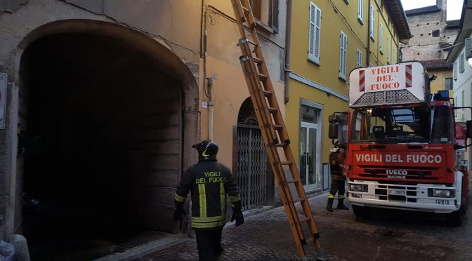 INCENDIO IN CENTRO: GRAZIE AI VIGILI DEL FUOCO